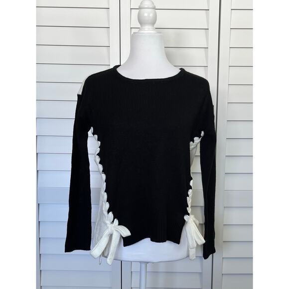 Alison Andrews Braided Black and White Sweater - Picture 1 of 7
